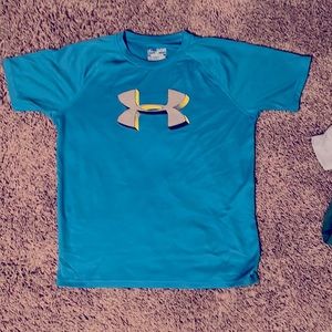 YXL under Armour dri fit tshirt